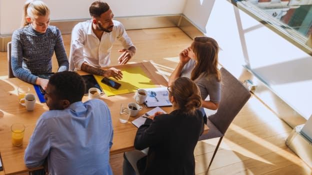 85% of professionals in India plan to invest in upskilling but job confidence plummets